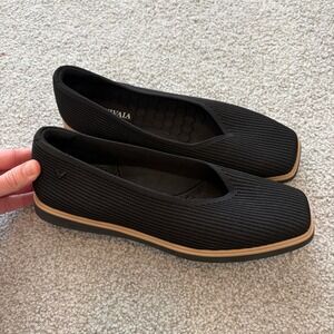 Vivaia Square Toe All Day Standing Flats Womens 7.5 Black Comfort Minimalist